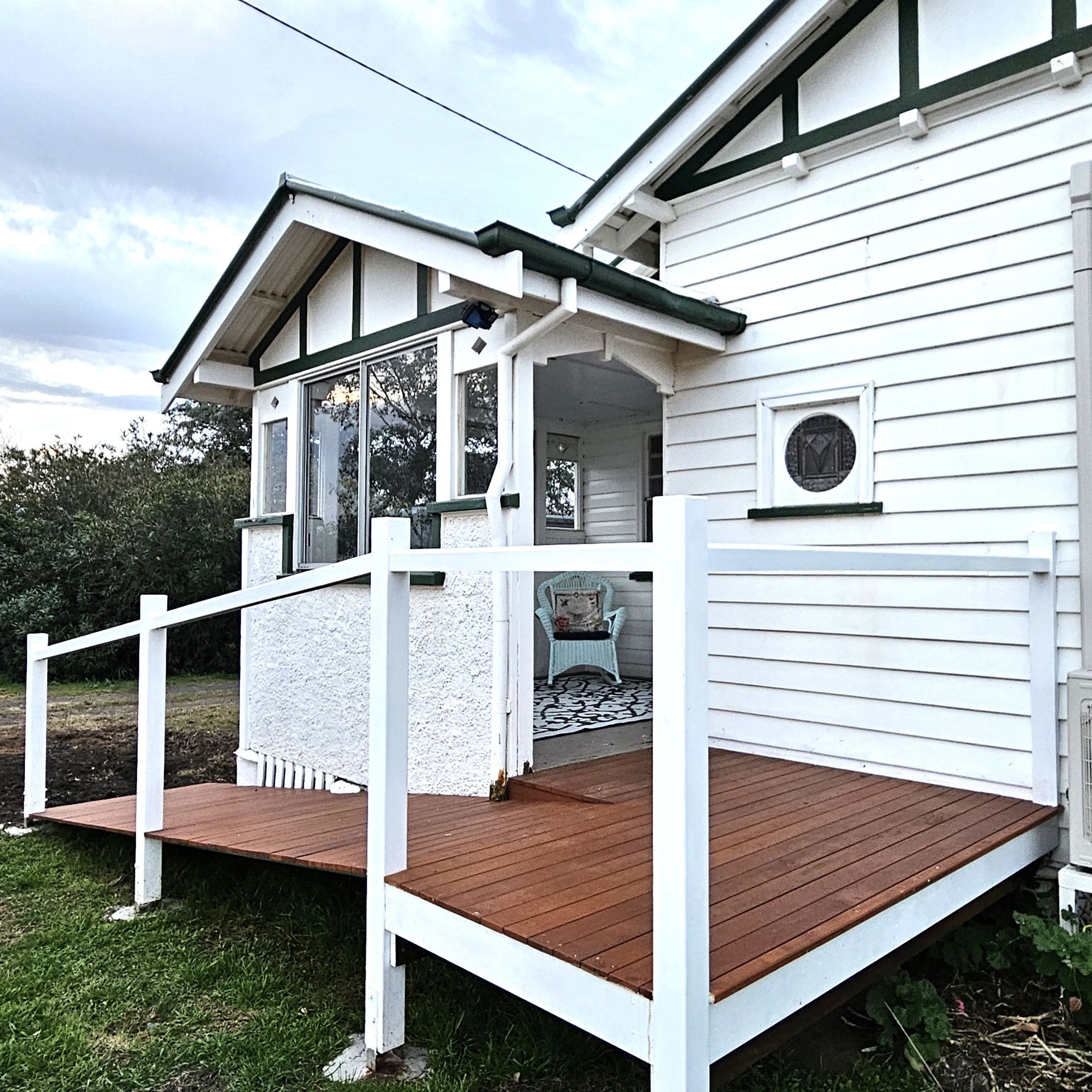 The Farmhouse | King Wise Farmhouse - Farm Stay in St Helens