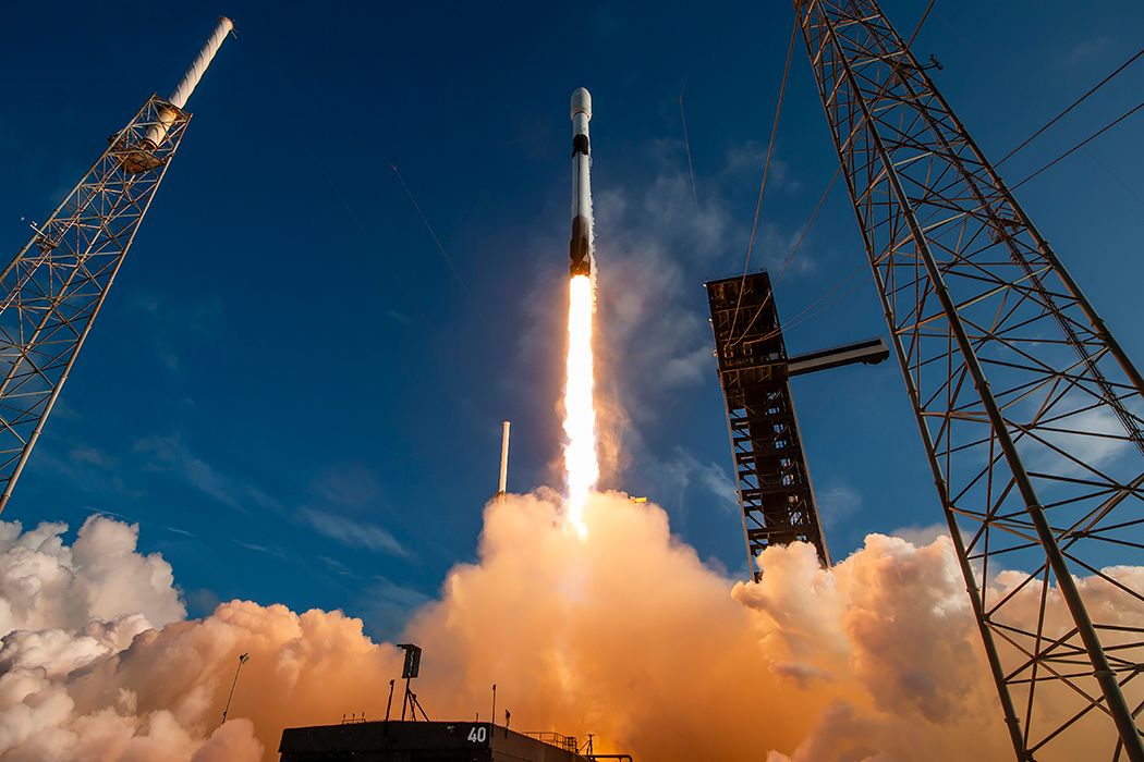 Falcon 9 launches Cygnus NG-23 photos