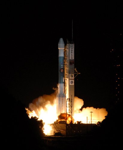 Delta II launches Phoenix Mars lander photos