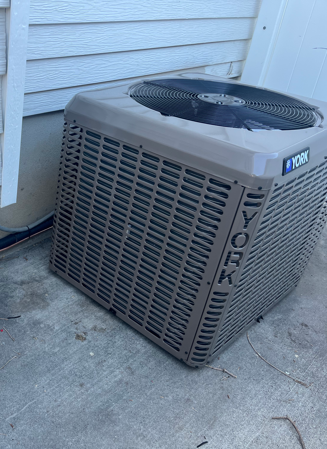 Air conditioner unit installed by henries heating and air in salt lake city