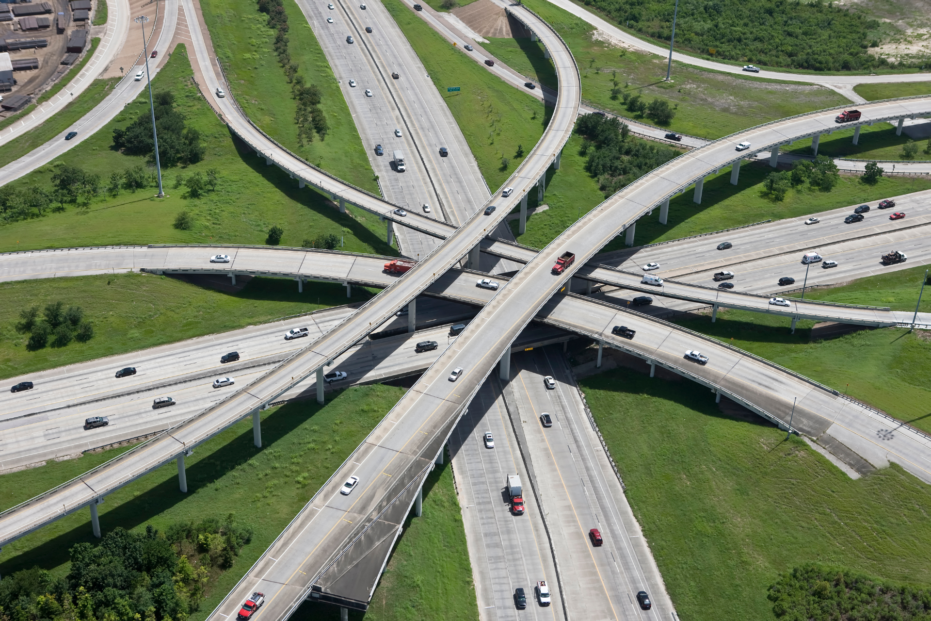 Transportation, energy, telecommunications projects and much more. We support the infrastructure that shapes the future.