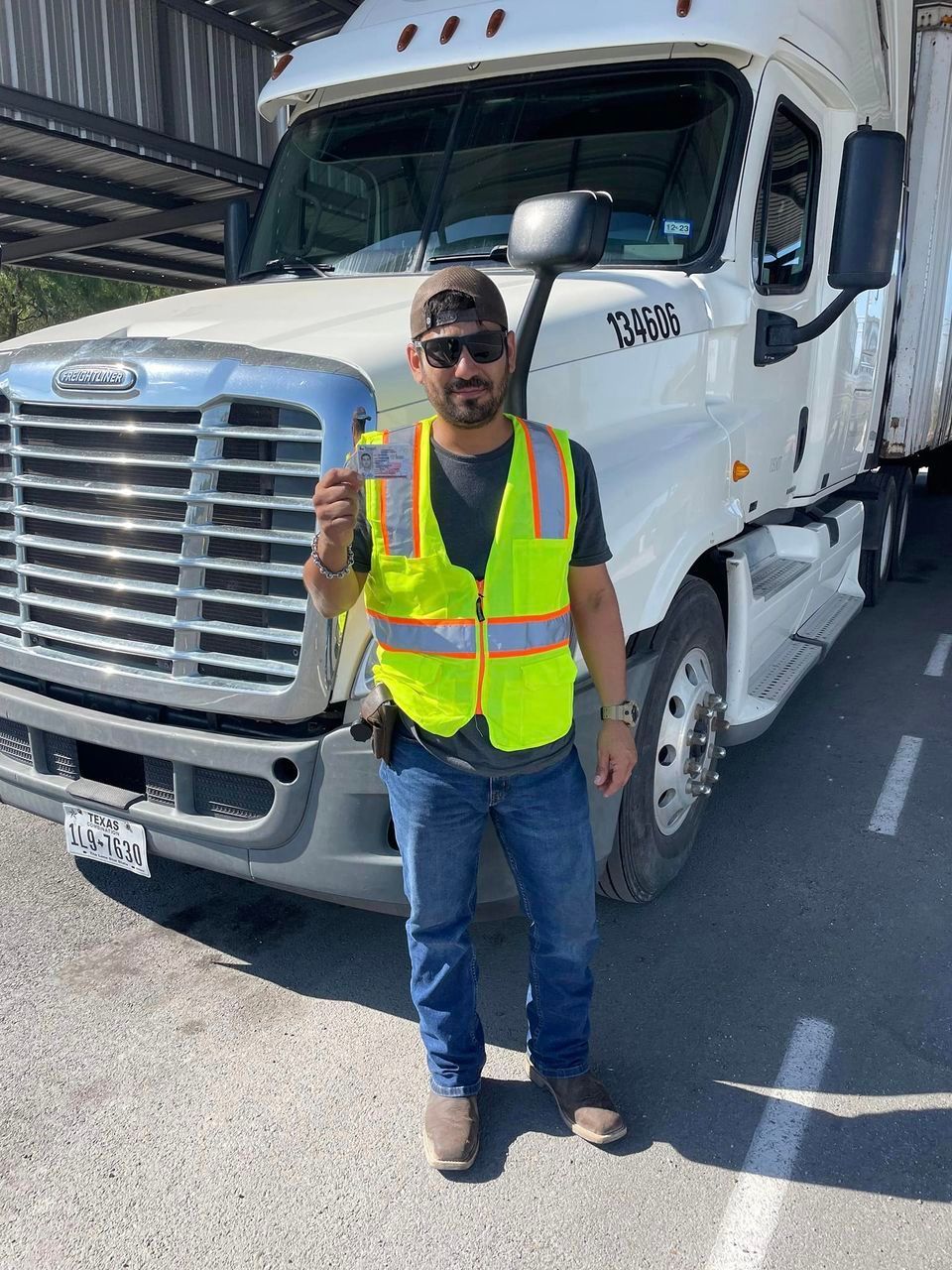 Abel Hernandez passes his cdl training class