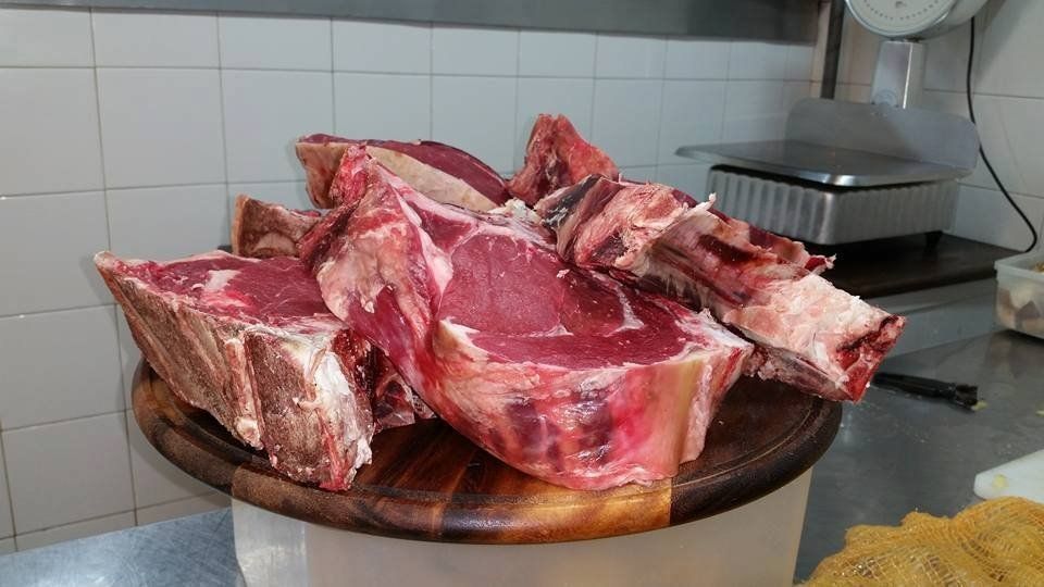 Bistecca alla fiorentina alla brace con osso a T