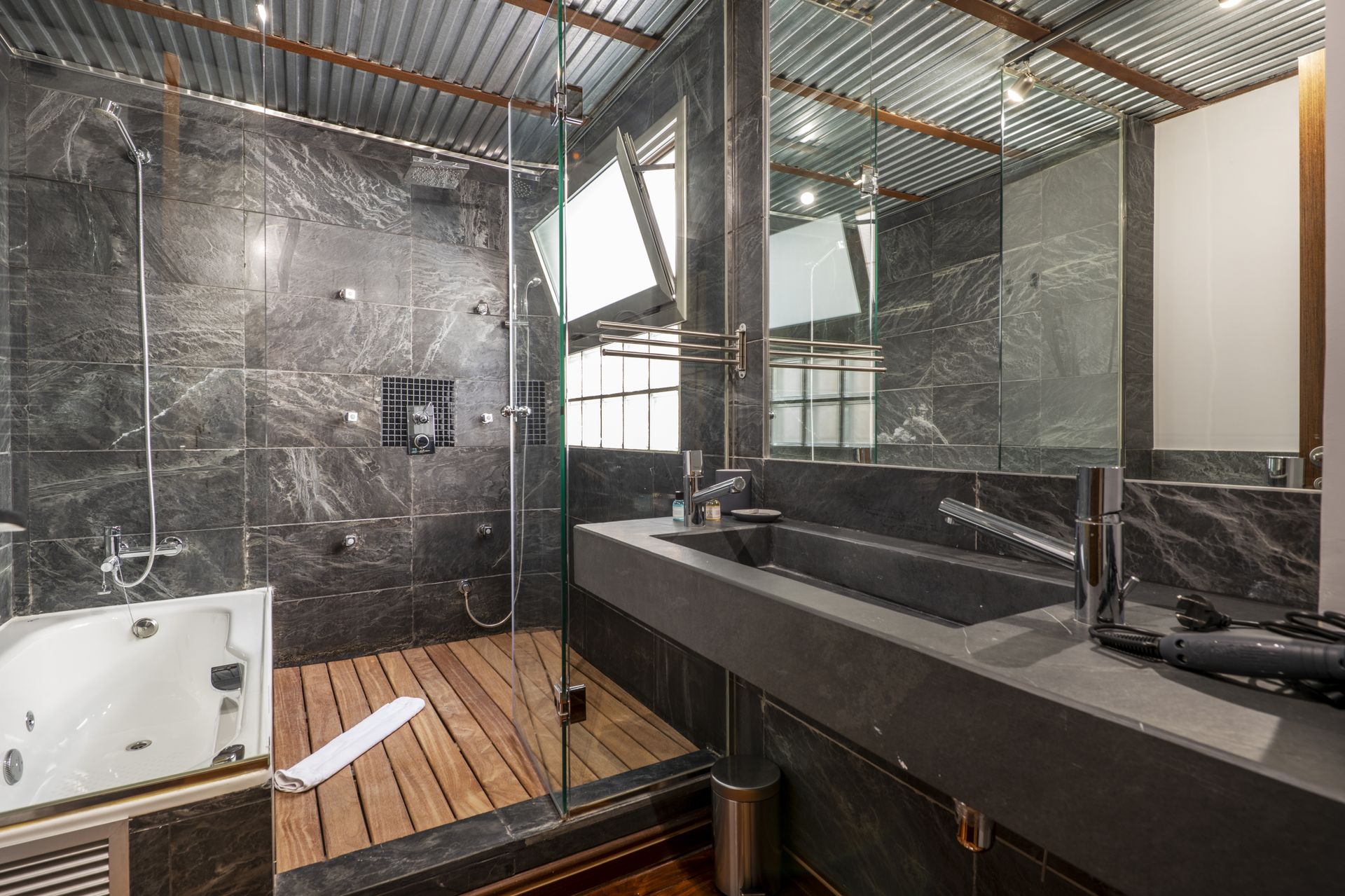 Ceramic Bathroom Tiles