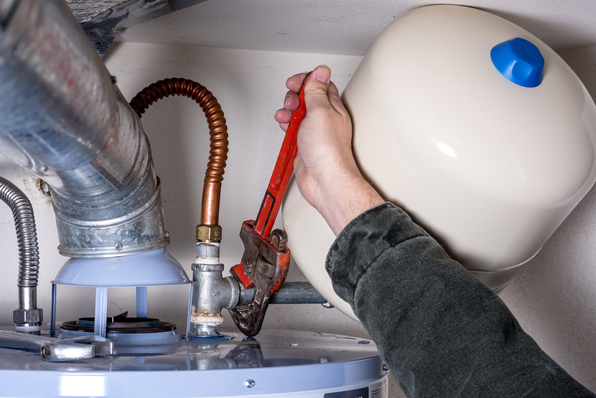 hot water tank replacement service