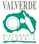 Logo del ristorante e pizzeria Valverde con piatto, forchetta, coltello e bottiglia in verde e bianco