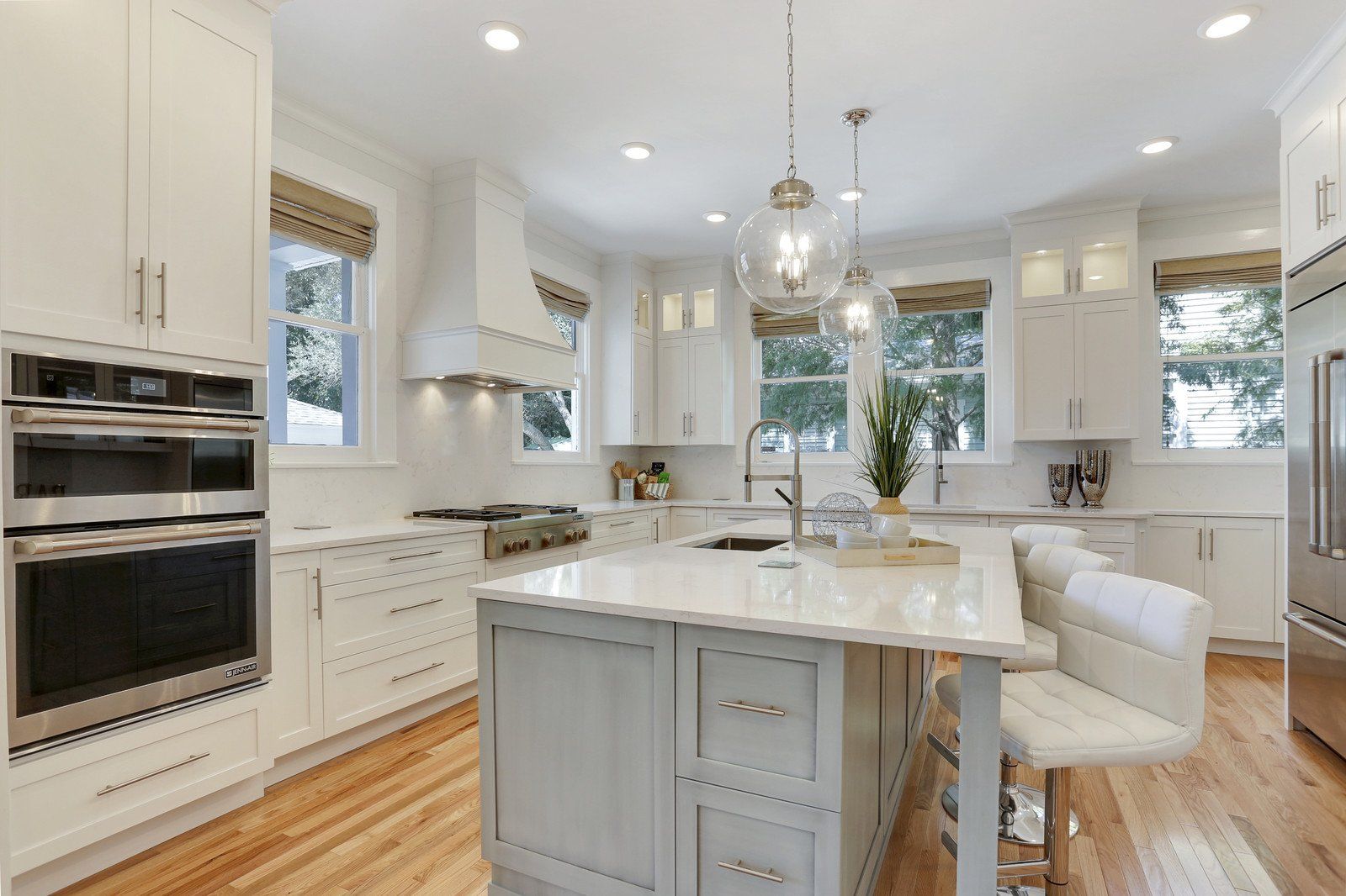 Elegant White Kitchen Cabinets