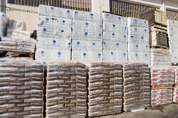 Materiali per l'edilizia esterni e interni 