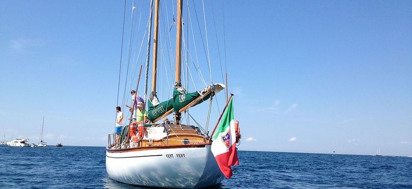 team building in barca a vela