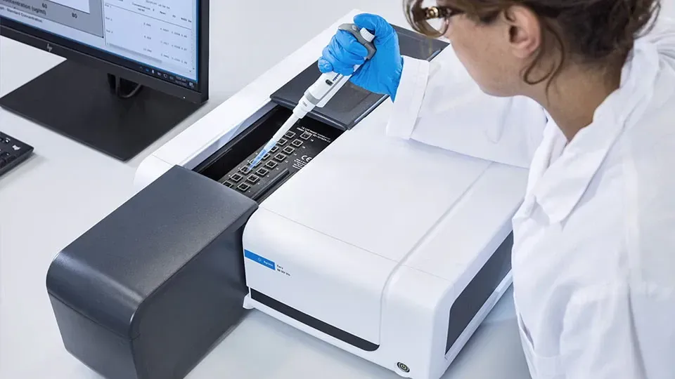 UV visible spectrophotometer test analysis with Agilen device.
