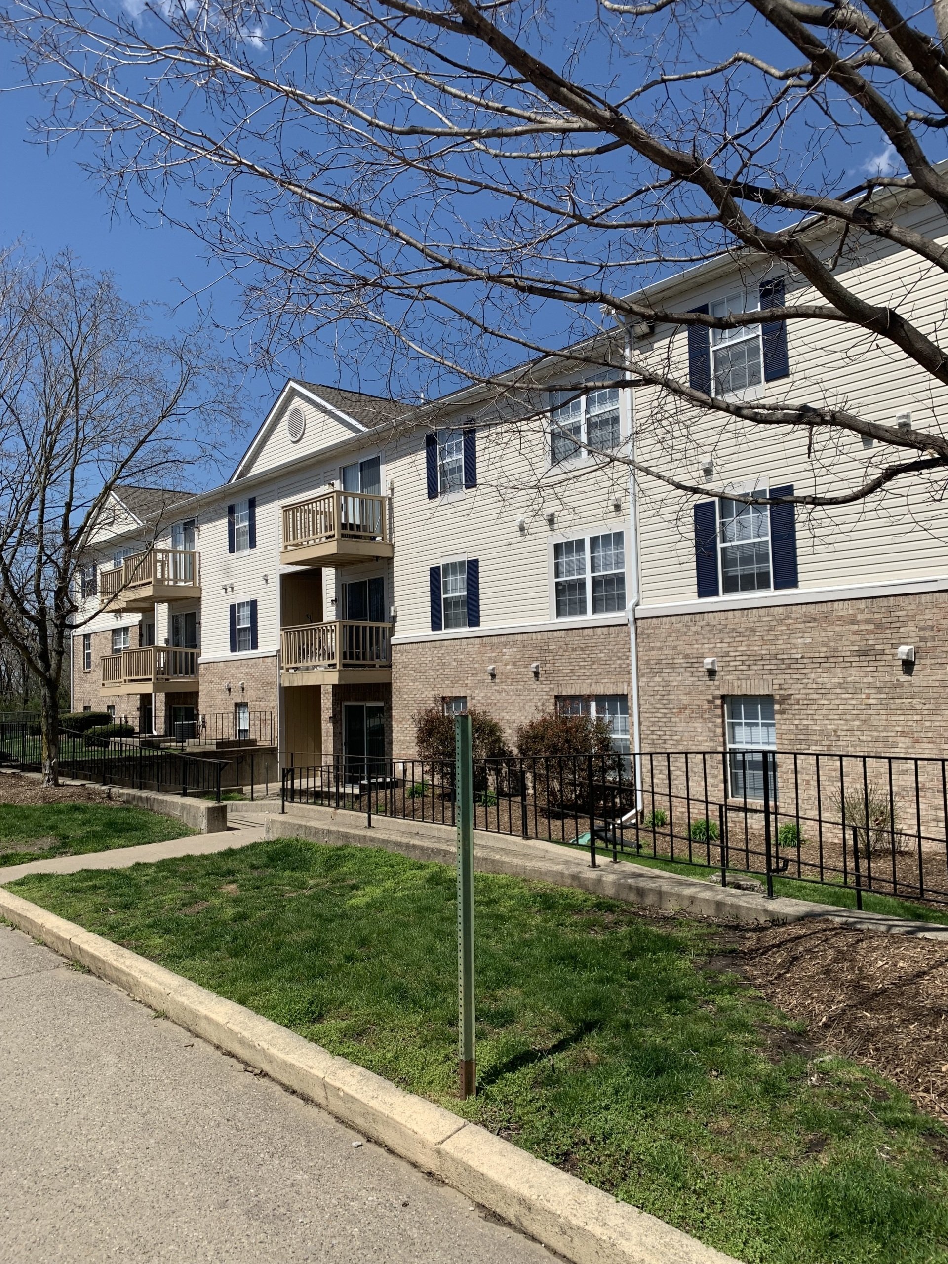 Vantage Pointe Apartments