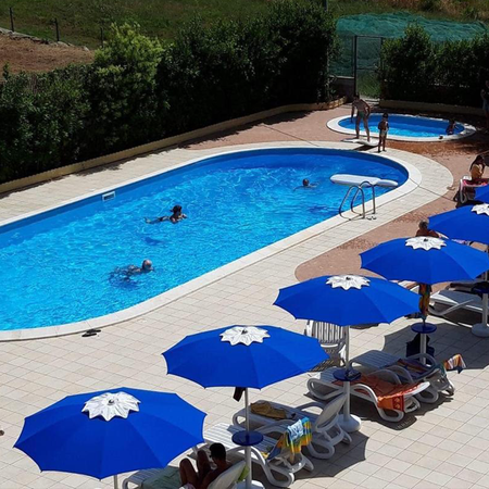 Hotel con Pisicna