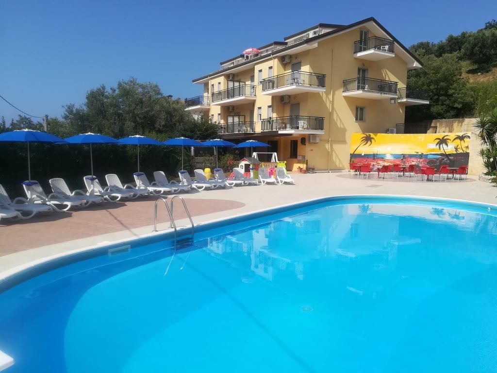 hotel con piscina