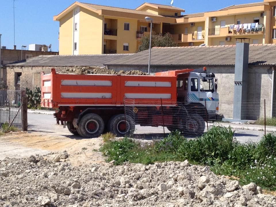 furgone scarrabile per movimento terra