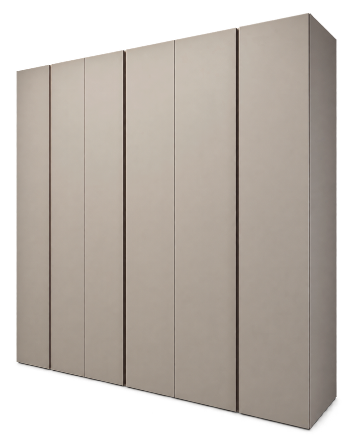Armadio moderno beige con più ante verticali su sfondo bianco