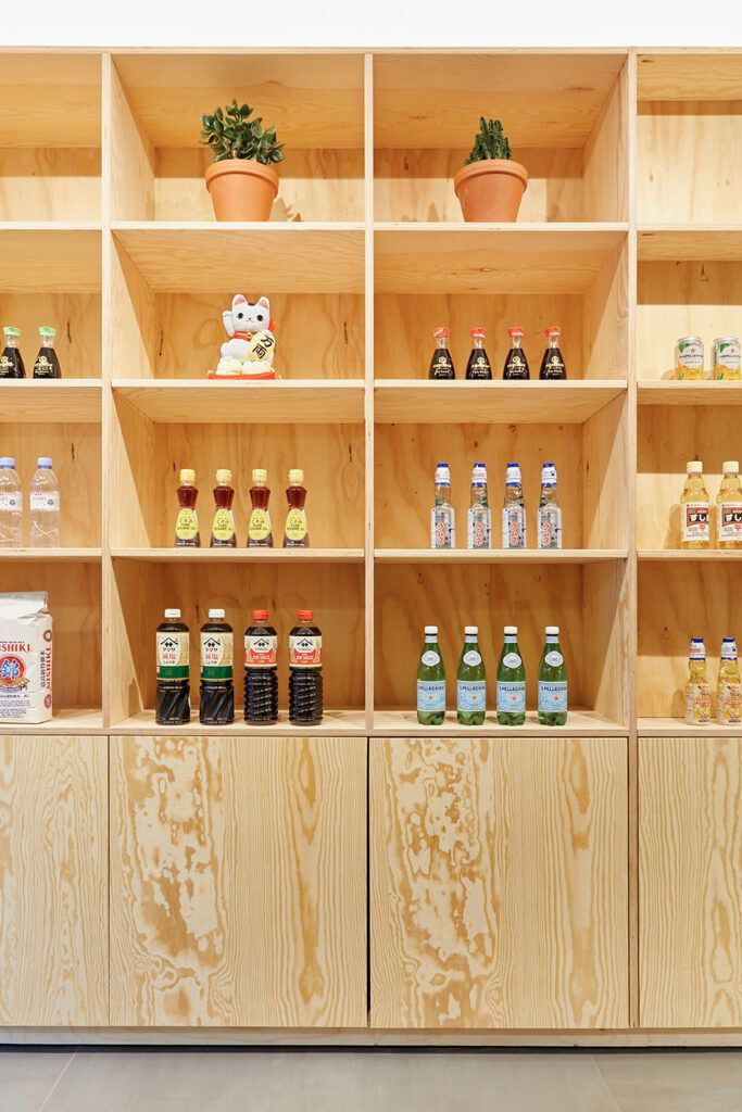 Pine Plywood for Cafe and Restaurants