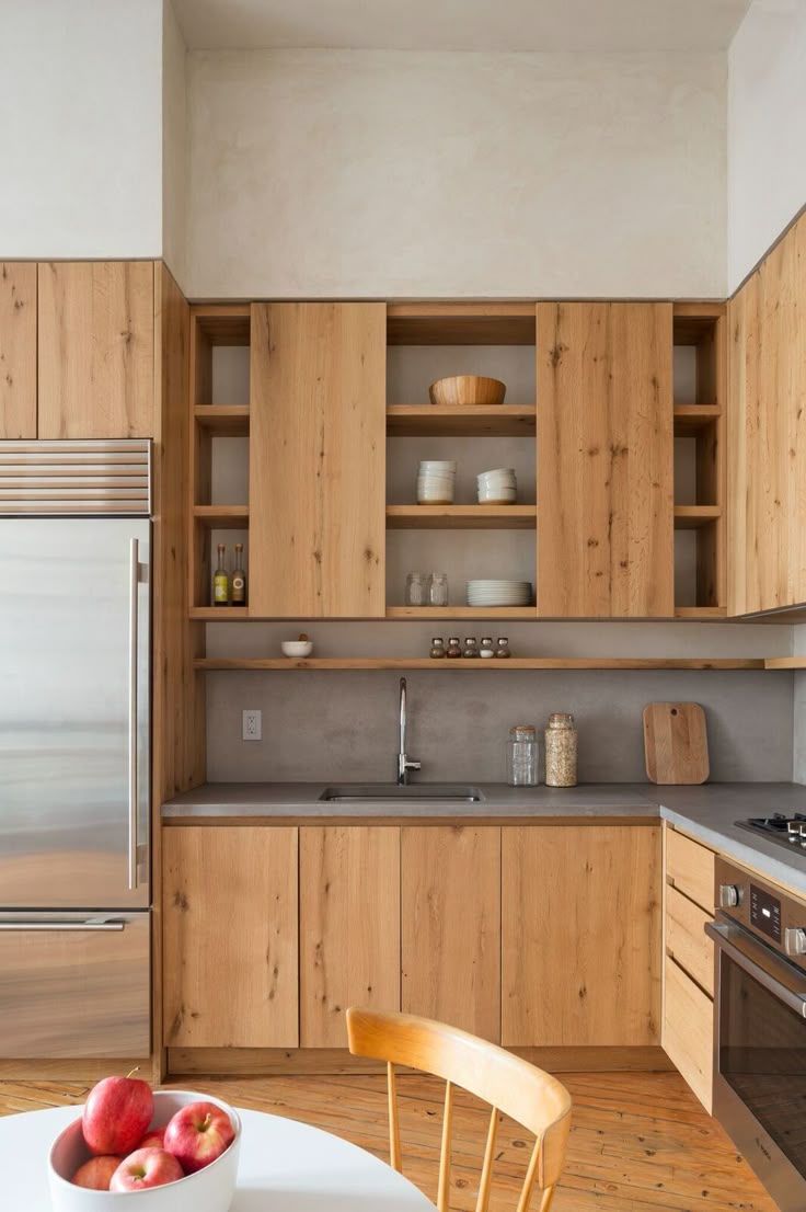 Pippy Oak Kitchen cabinets