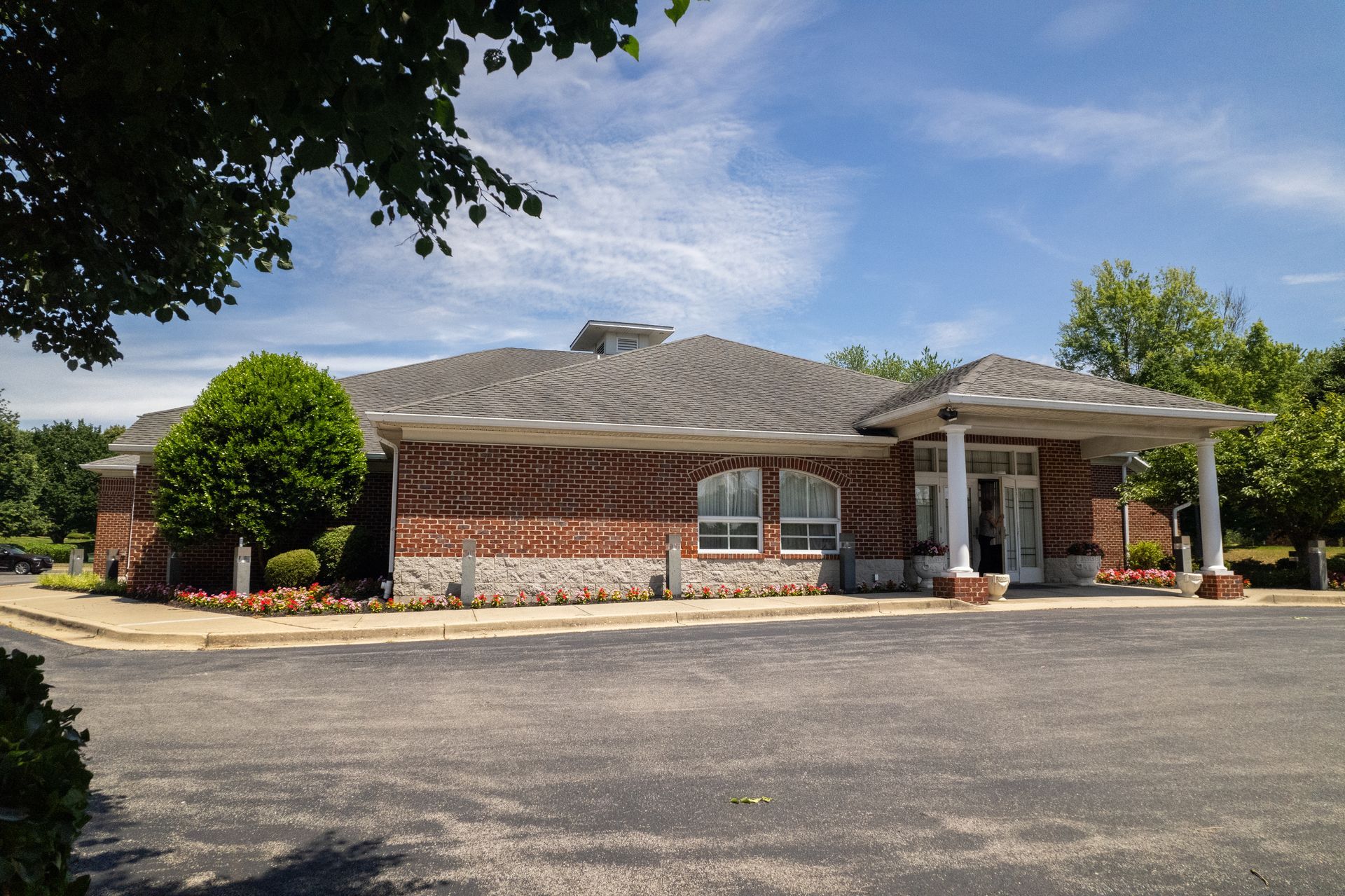 Exterior photo of Lee Funeral Home's Calvert location