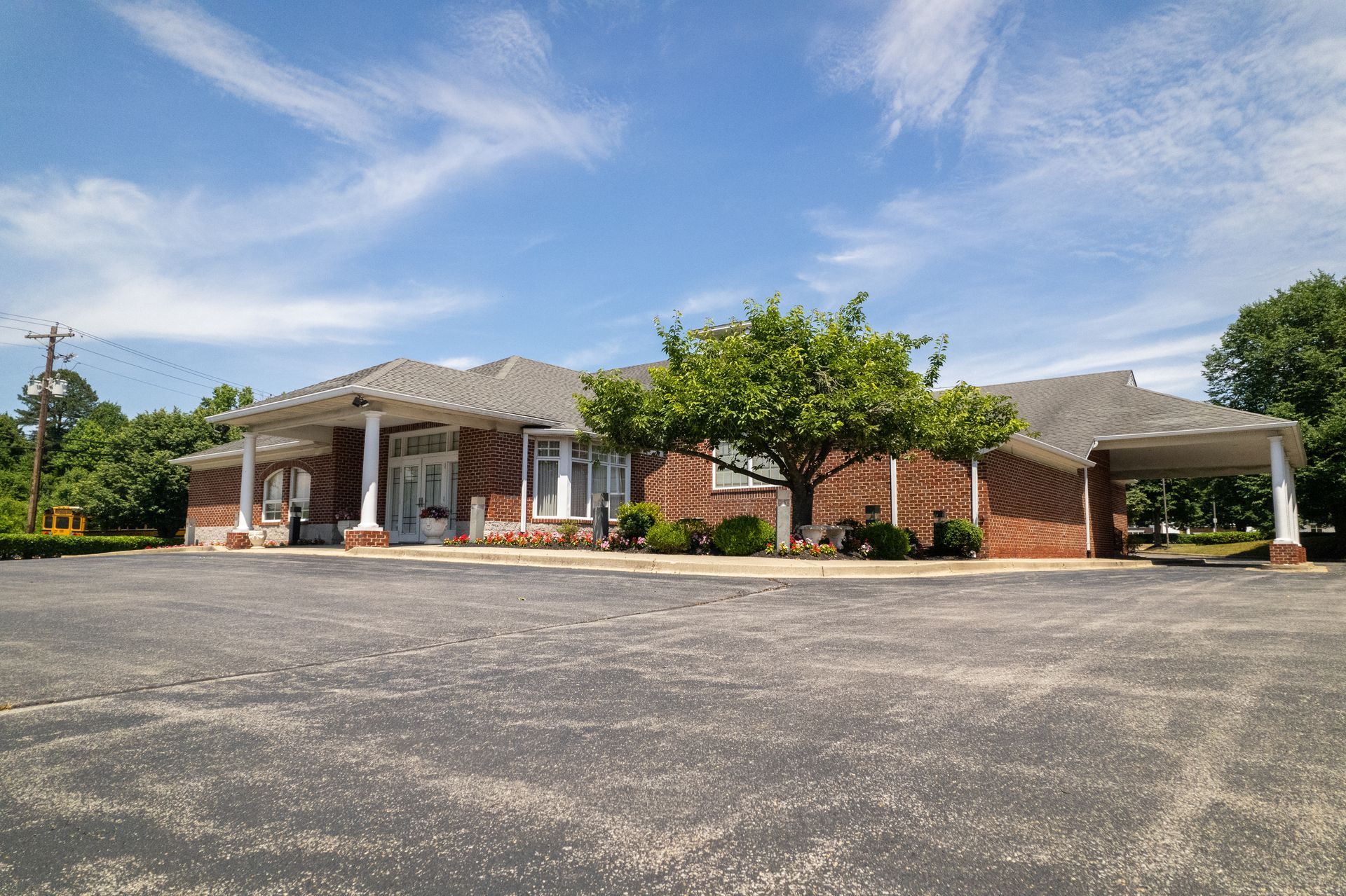 Exterior photo of Lee Funeral Home's Calvert location