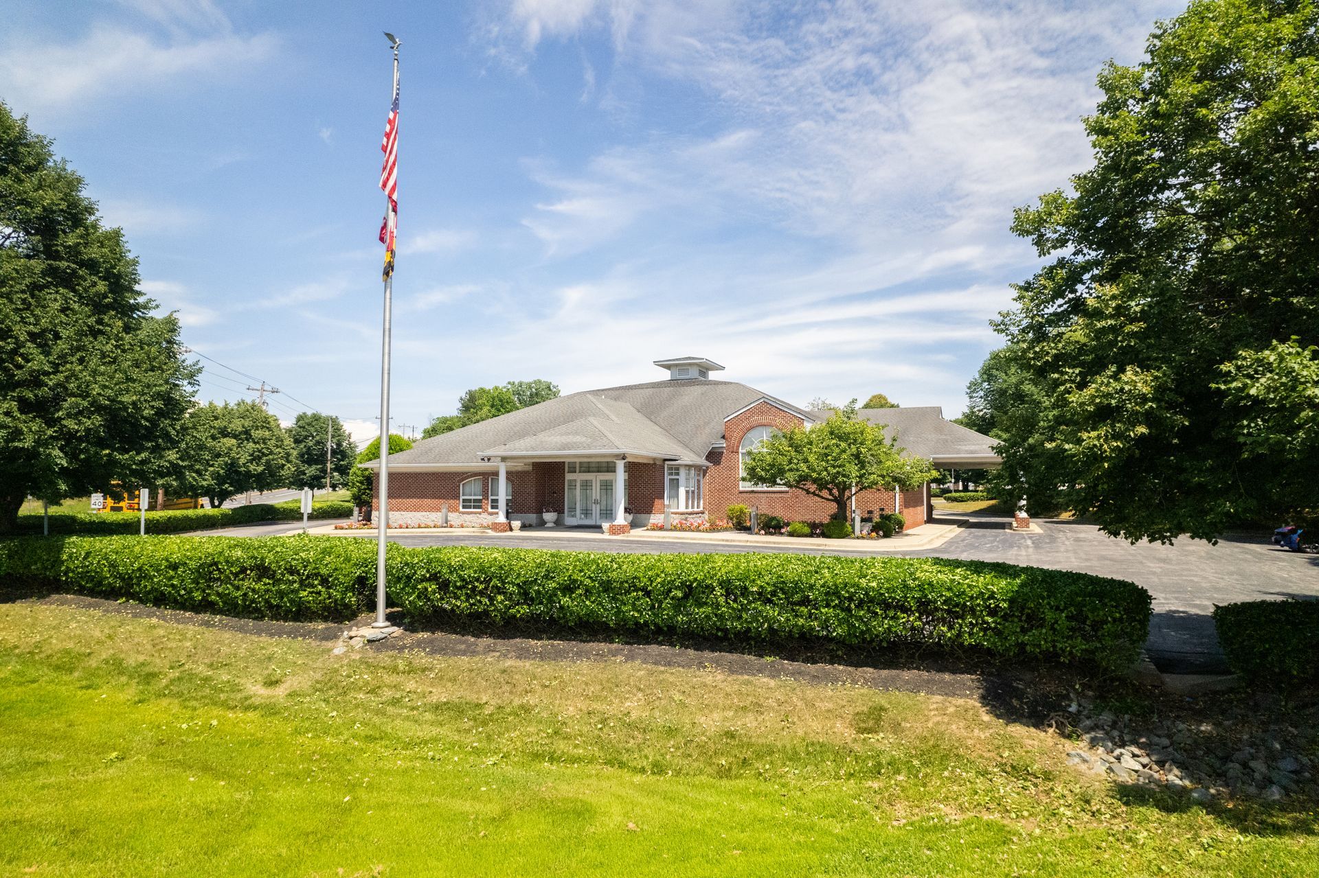 Exterior photo of Lee Funeral Home's Calvert location