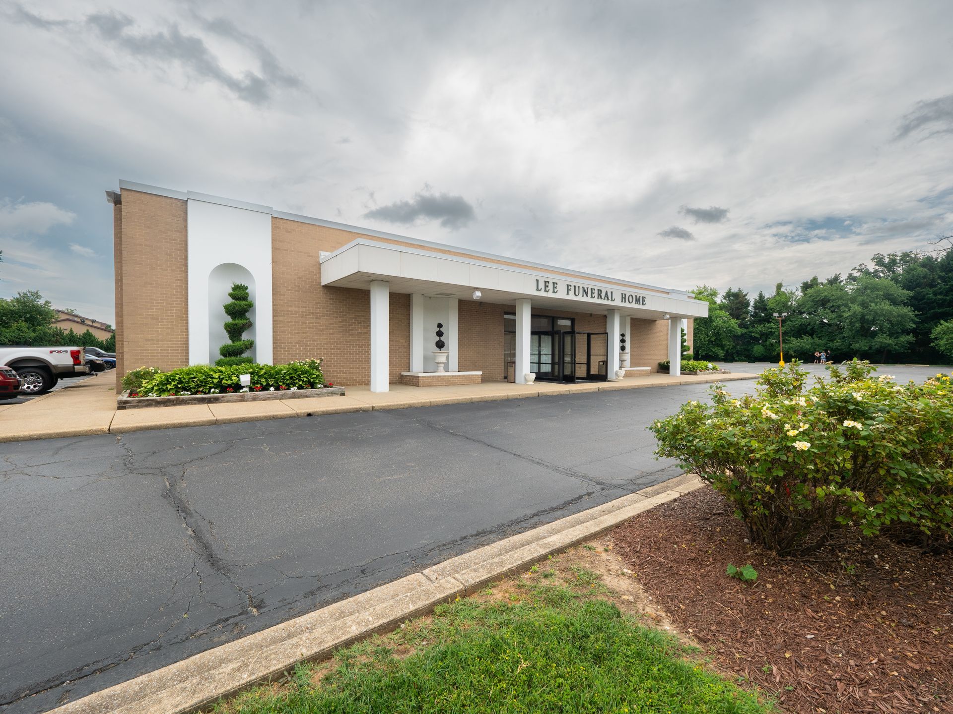 Exterior of Lee Funeral Home - Clinton Location