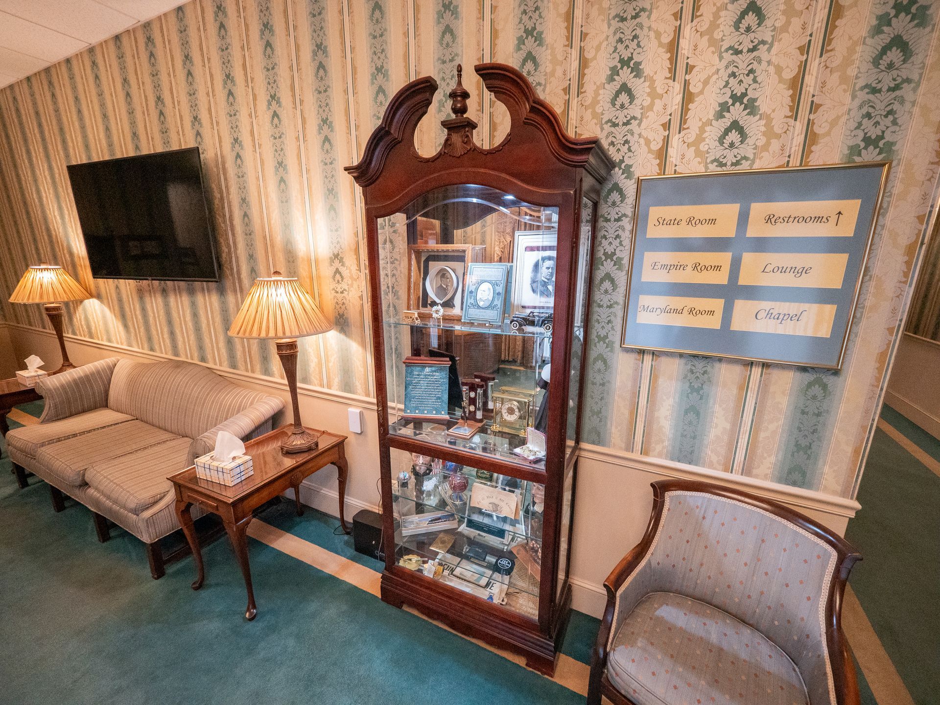 Interior photo of Lee Funeral Home's Clinton location