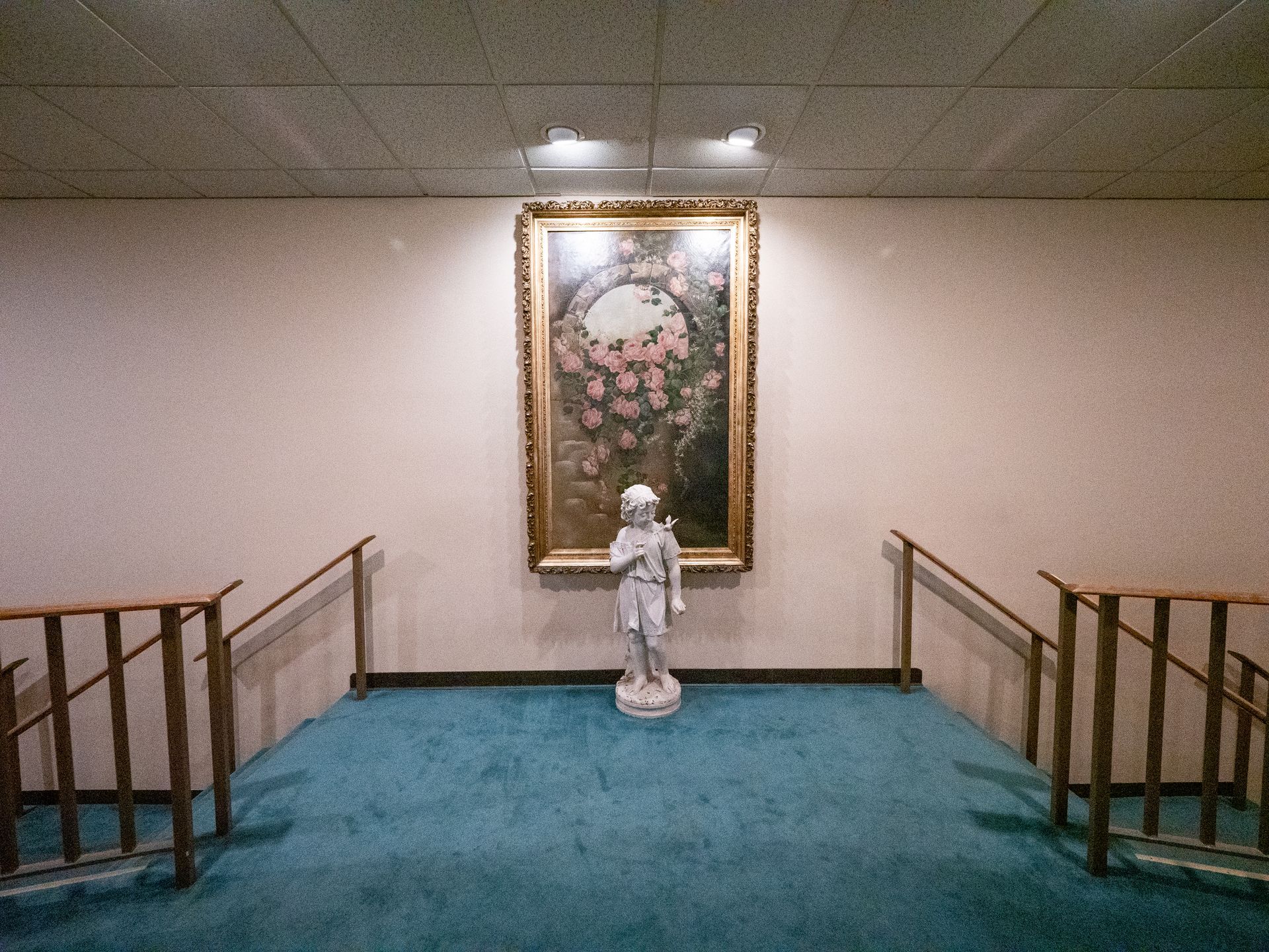 Interior photo of Lee Funeral Home's Clinton location