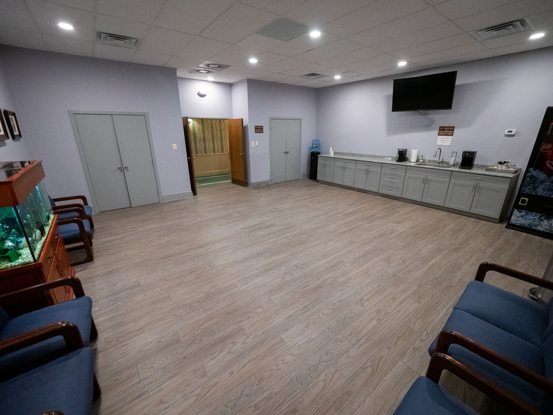 Meeting room at Lee Funeral Home's Clinton location