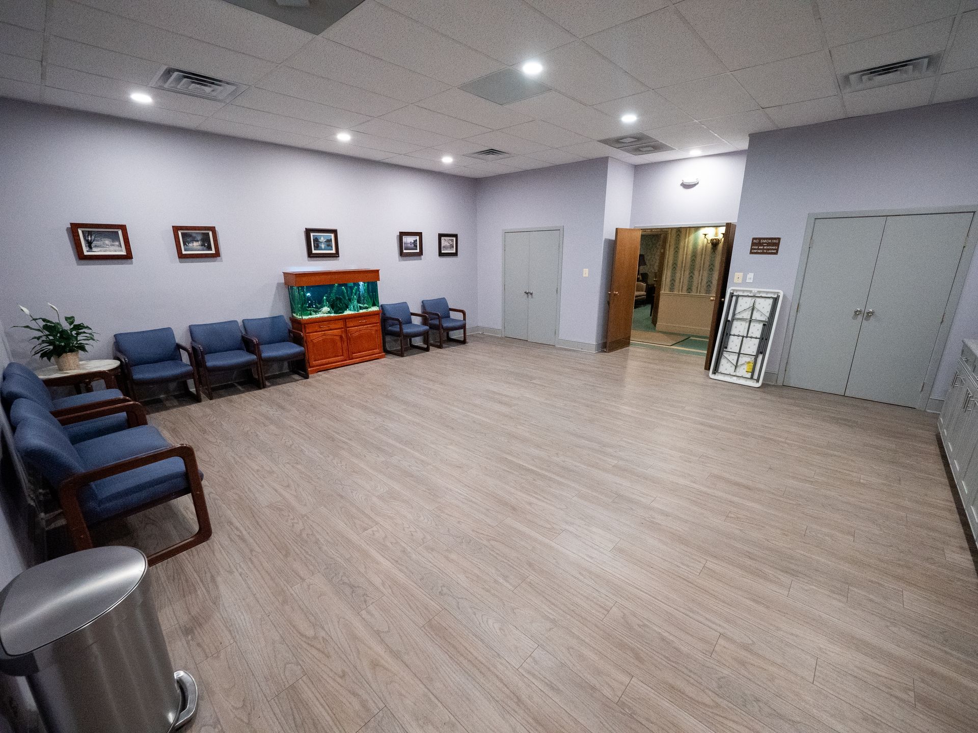 Meeting room at Lee Funeral Home's Clinton location