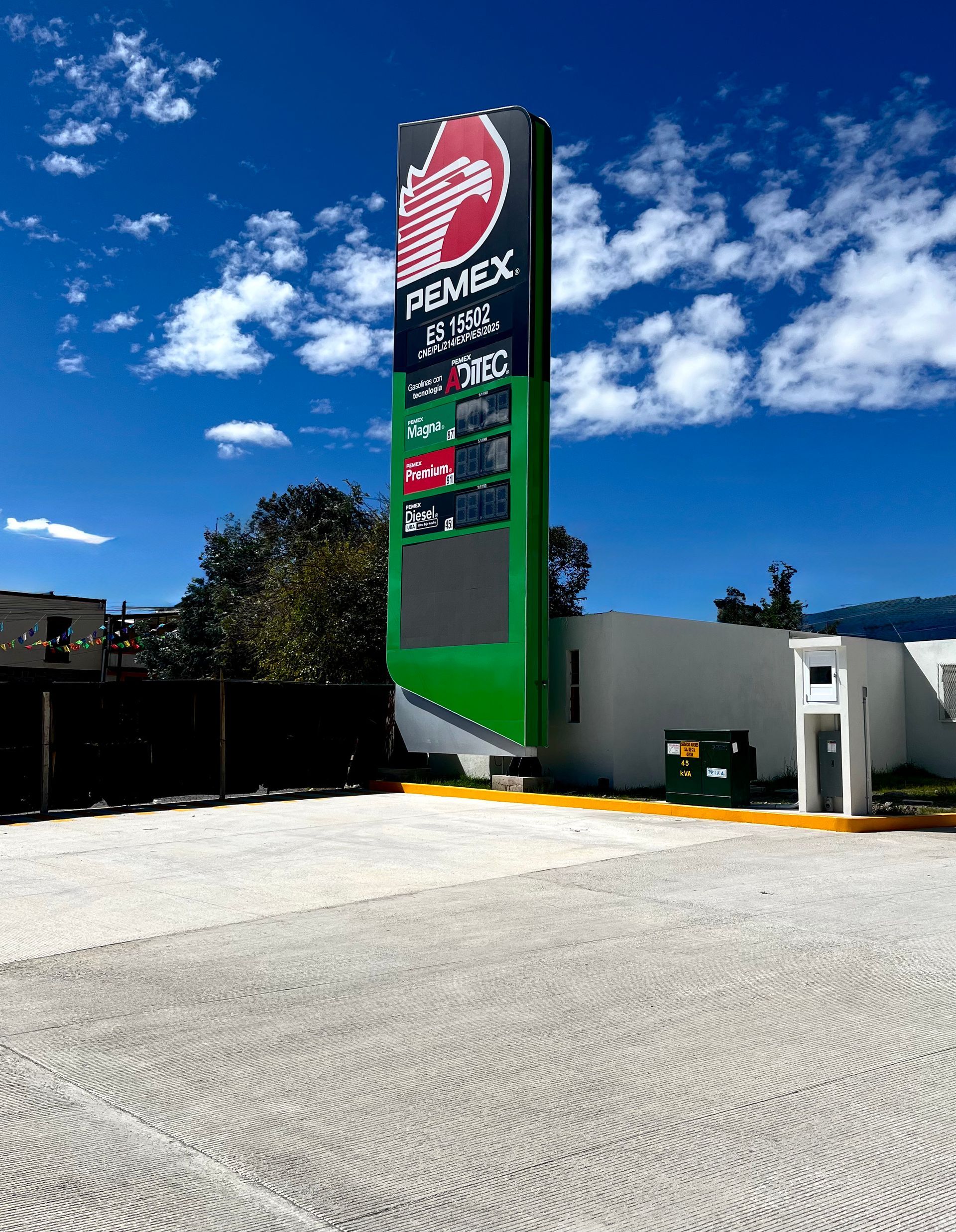 CONSTRUCOMERCIO Y GESTORIA MG  - Servicios para gasolineras