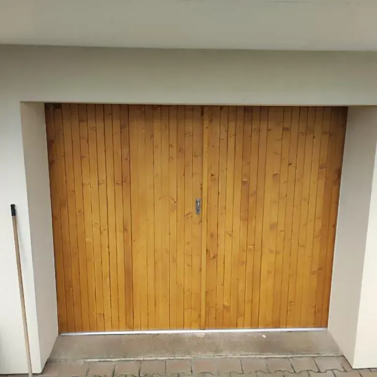 Porte de garage bois Art et Tradition