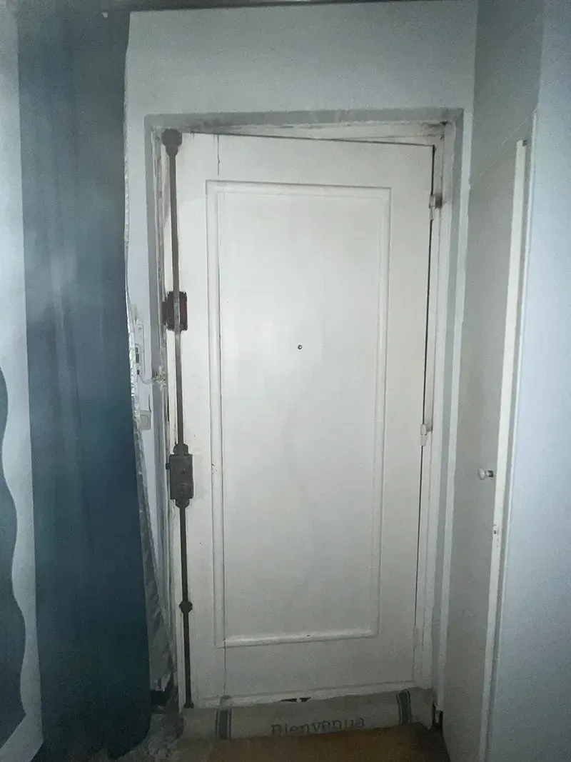 Réparation porte blanche avant