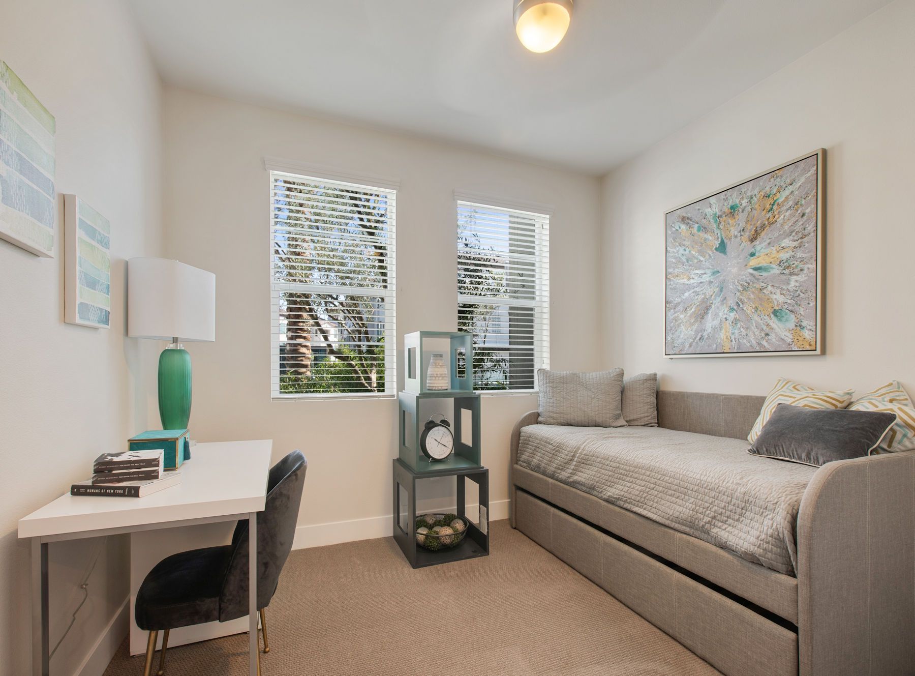 Sliding Photo Gallery Displaying Apartment Features #1