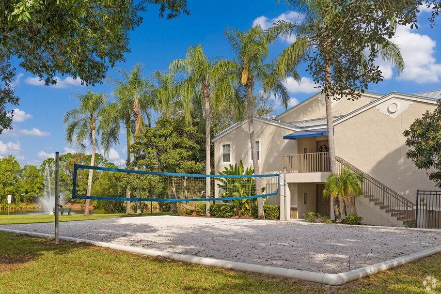 Lakeside Sand Volleyball Court