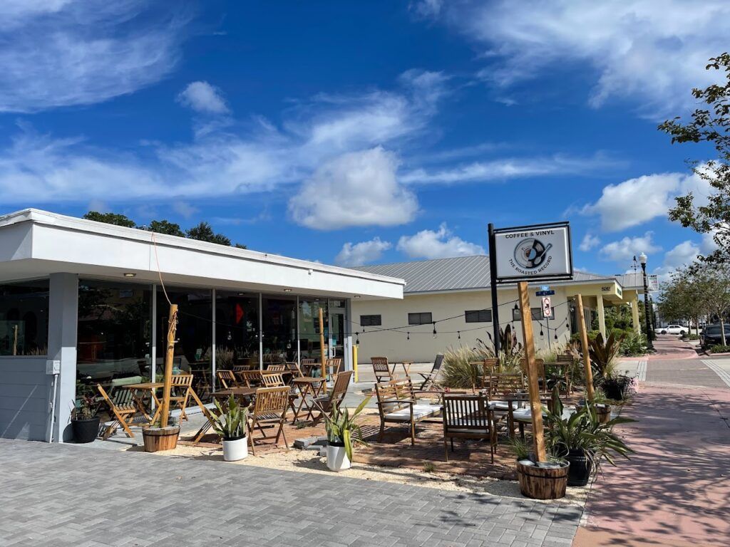 Outdoor café and casual dining in the Stuart area