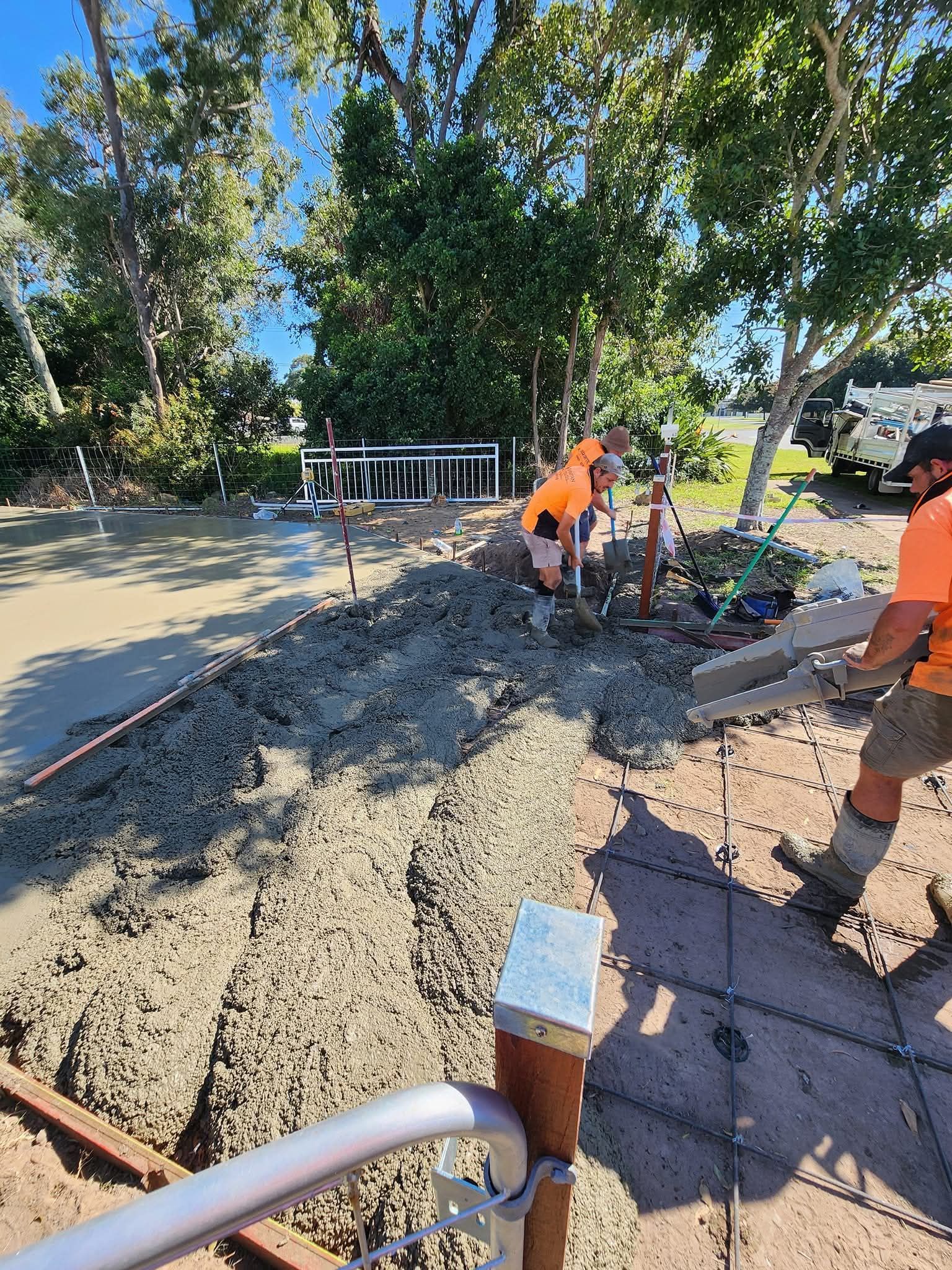 Exposed ag driveway pour 
