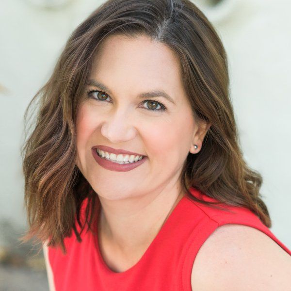 Headshot of Wendy Waddell