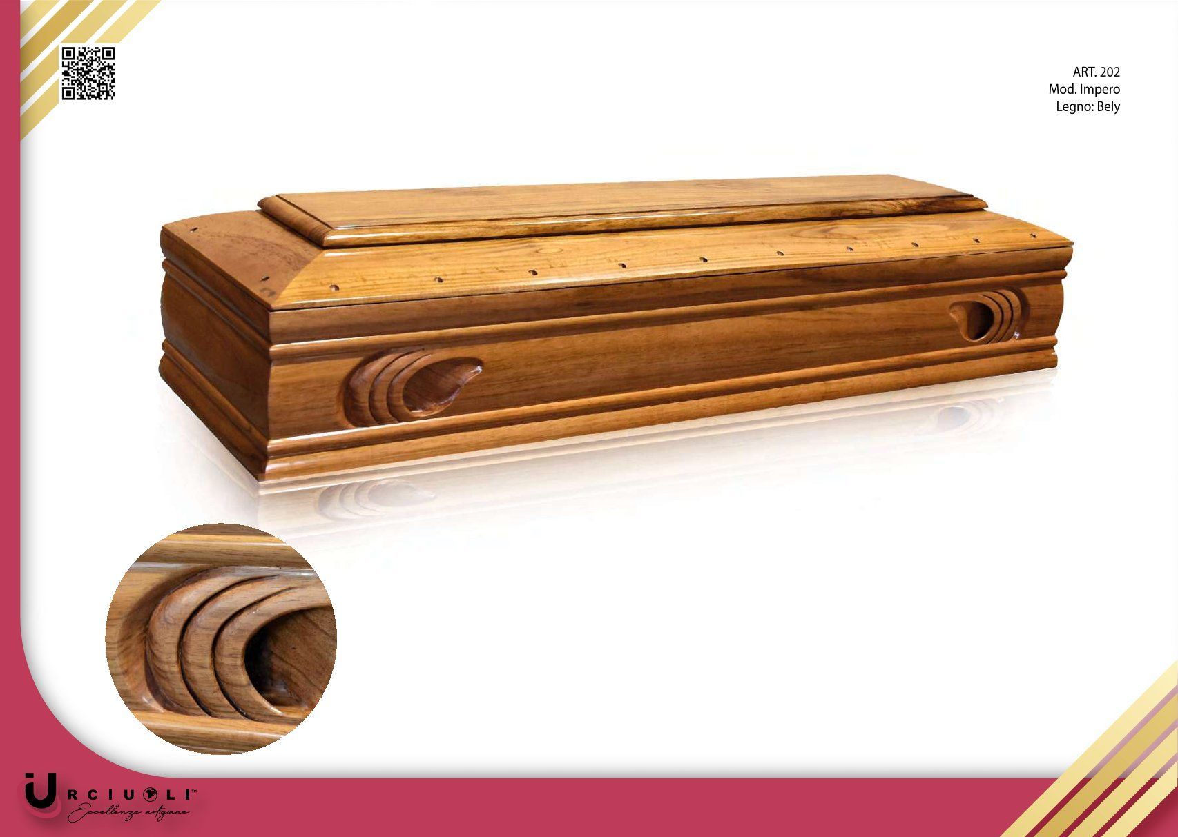 Bara in legno con decorazioni a spirale intagliate su sfondo bianco.