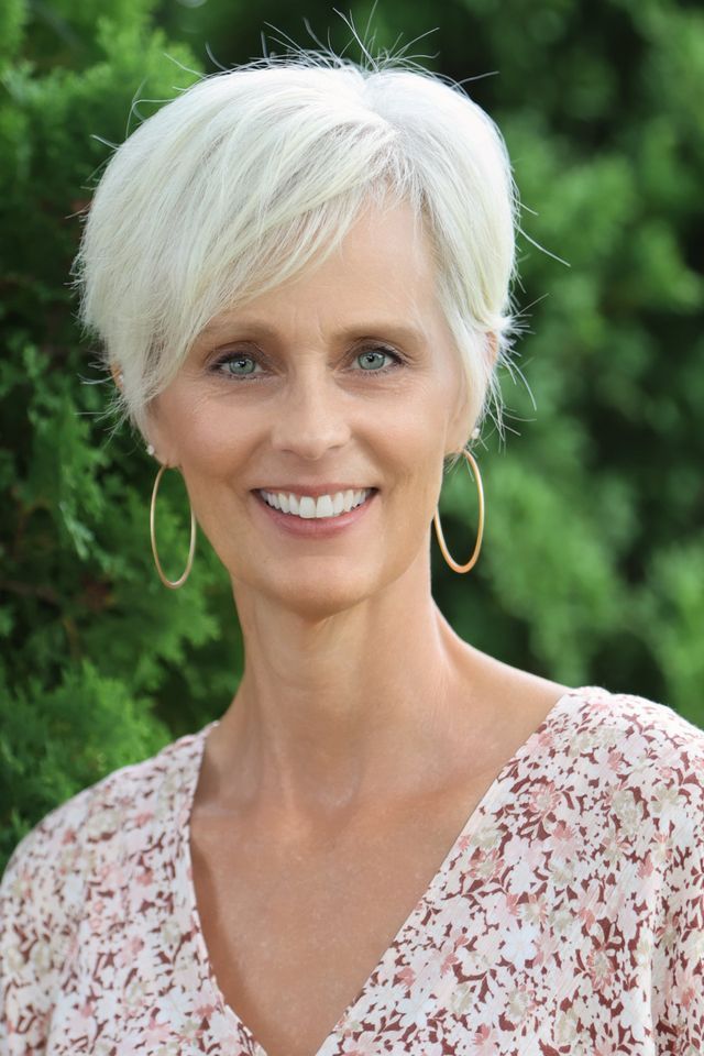 Doreen Athnos