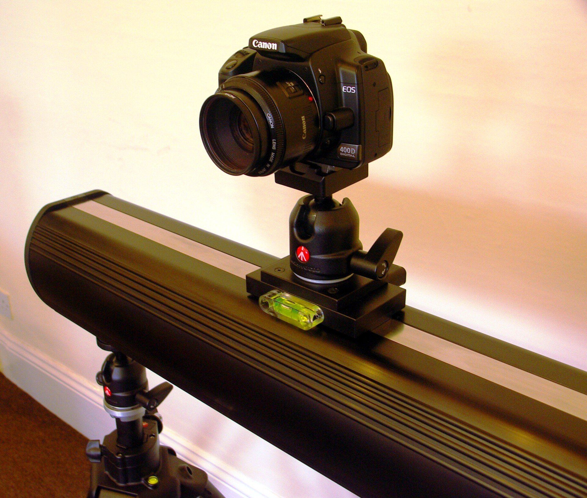 INNOVATIVE HIGH-TECH PHOTOGRAPHIC EQUIPMENT DESIGN IMAGE