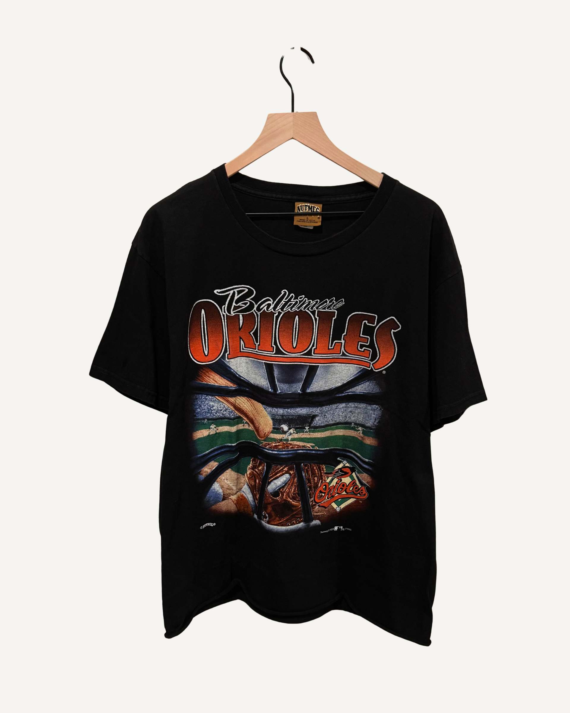 Vintage 1995 Nutmeg Baltimore Orioles Catchers Mask Cropped T-Shirt