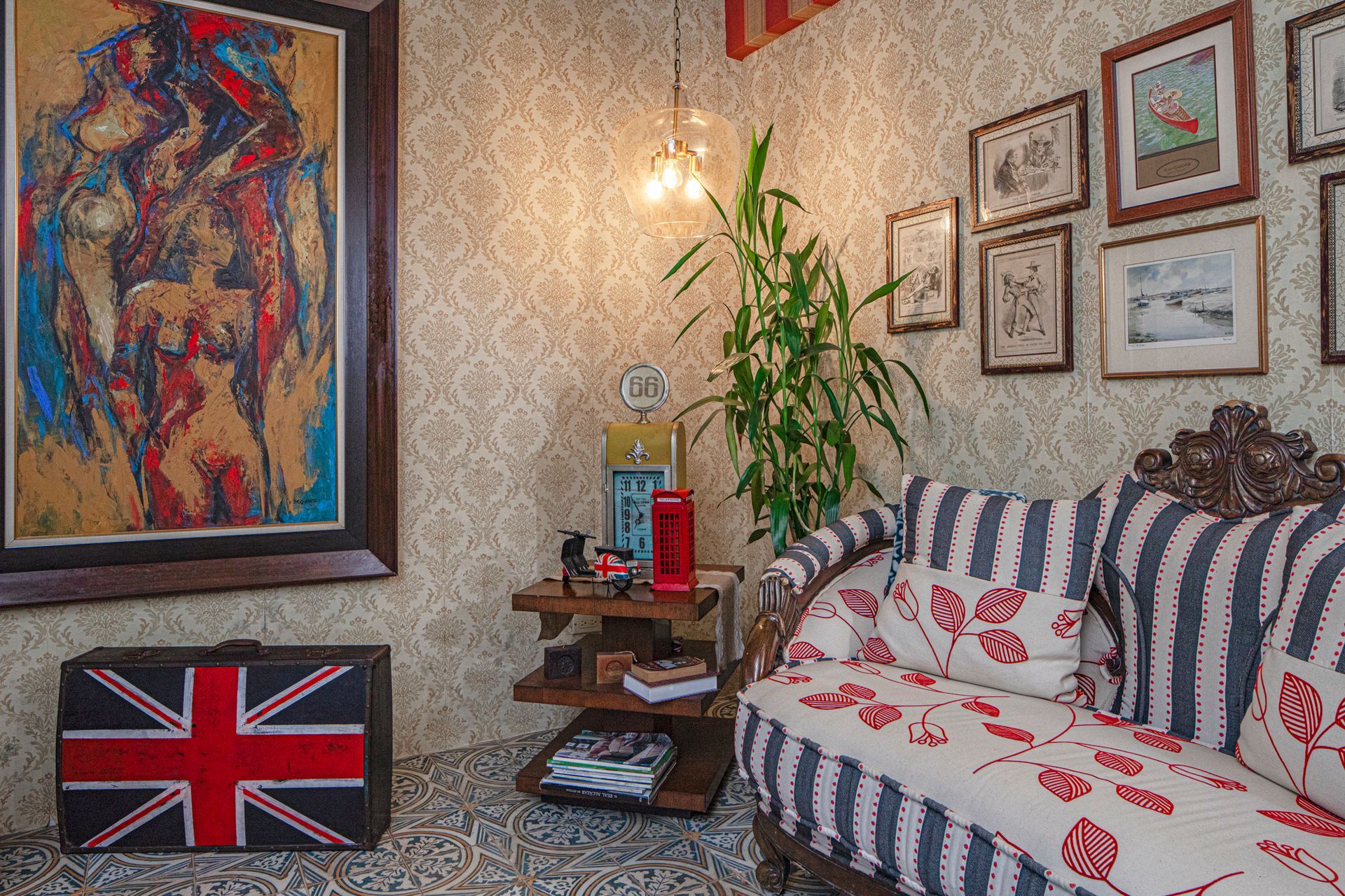  Hotel Madre Tierra, El Valle de Antón. Romantic eco-luxury suite interior with natural wood walls and a canopy bed 