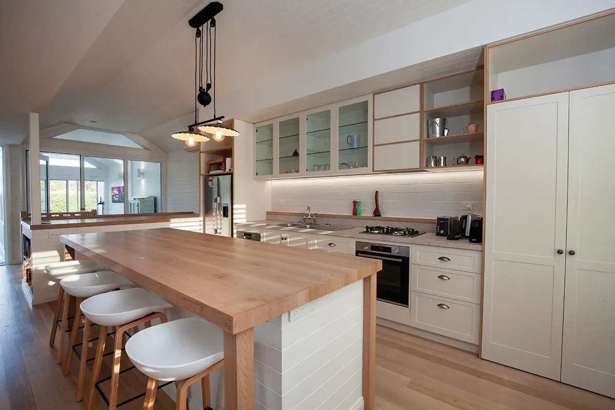 Kitchen with Aesthetic Chandelier | Indented Head, Vic | Coastyle Building Solutions
