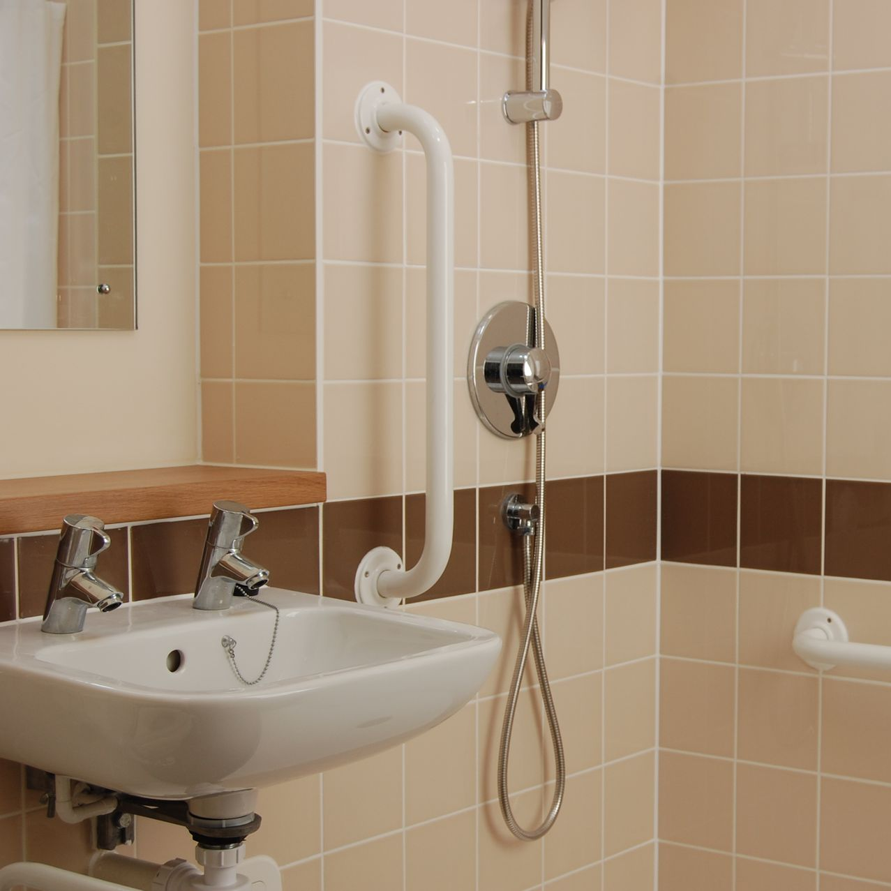 Sunnycroft Care Home | En Suite Wet Room