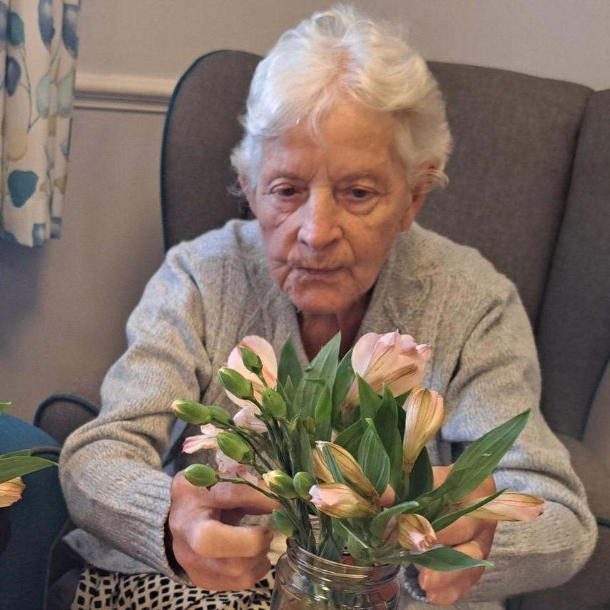 Sunnycroft Care Home | Flower Arranging