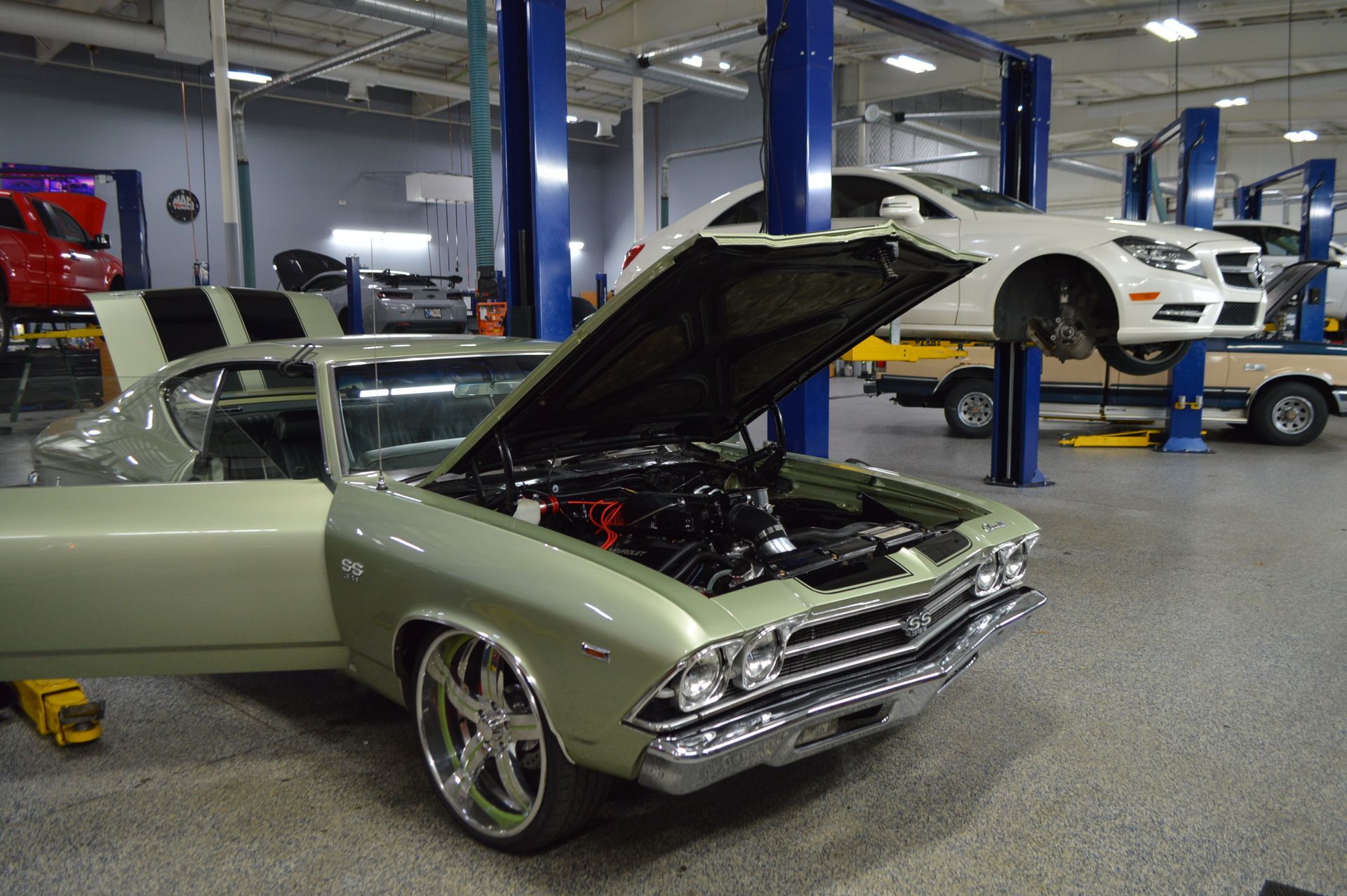 Inside Our Shop - Full Throttle Automotive image 12