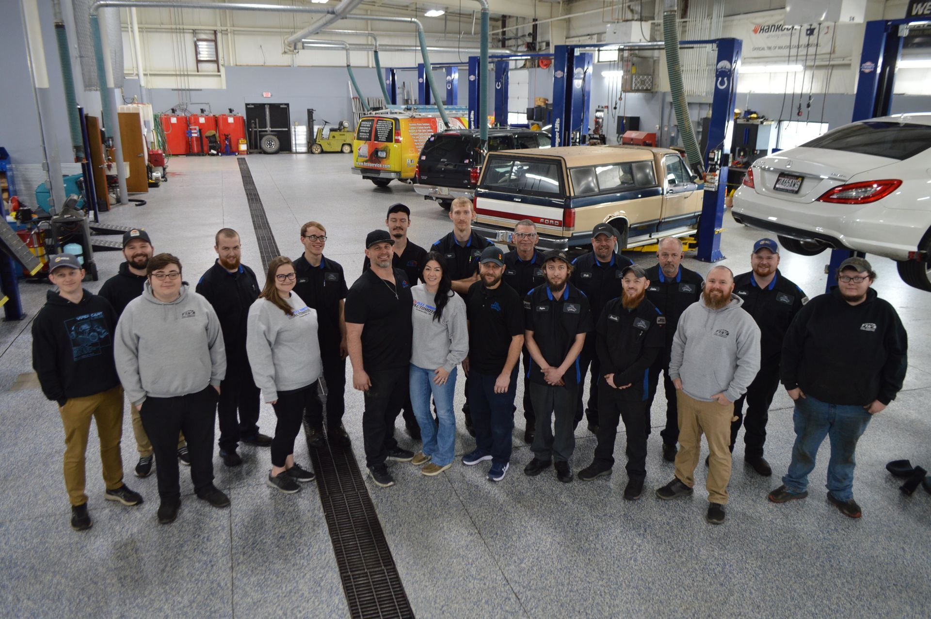Our Team - Full Throttle Automotive image 2