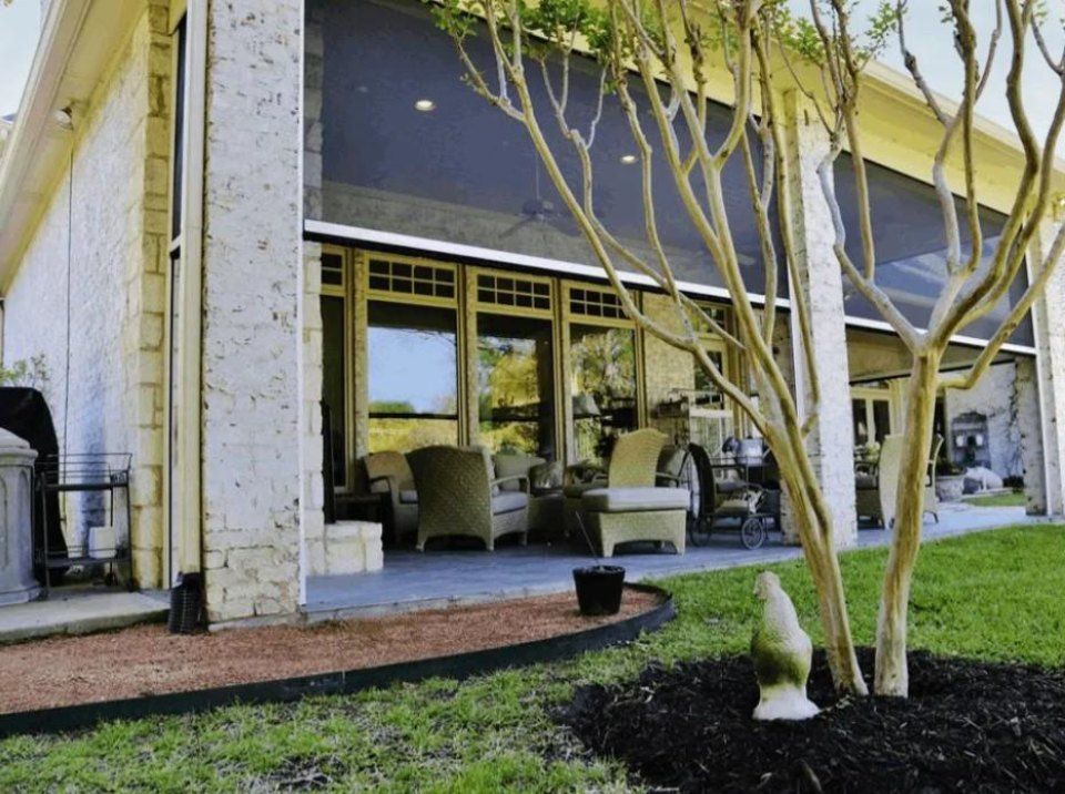 Patio with motorized screens