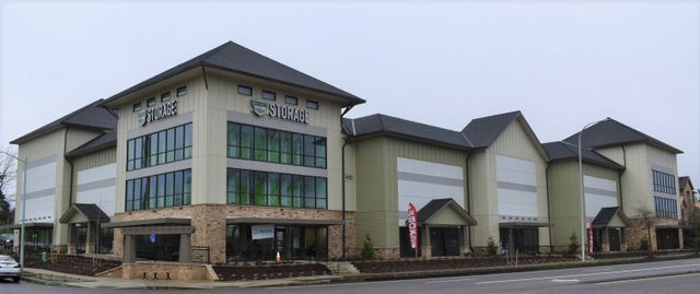 A large building with the word grand on it