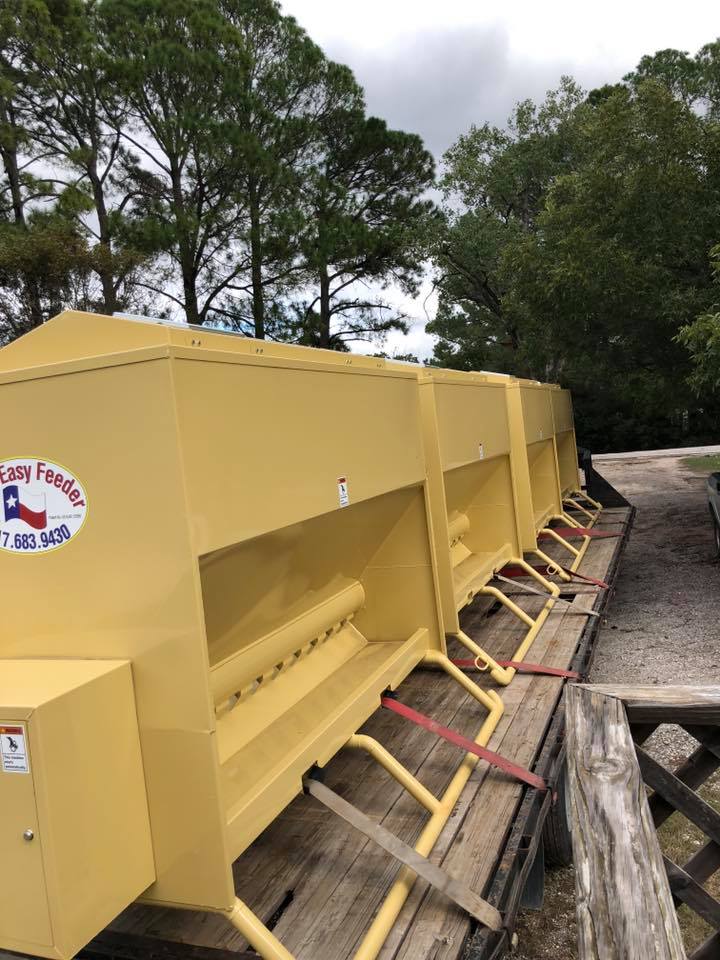 A Row Of Livestock Feeders On Truck — Arlington, TX — Auto Easy Feeder